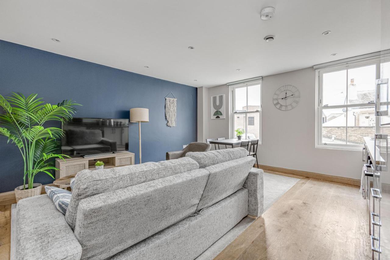 Contemporary 2 Bedroom Apt, Town Centre By Tent Serviced Apartments Chertsey Exterior foto
